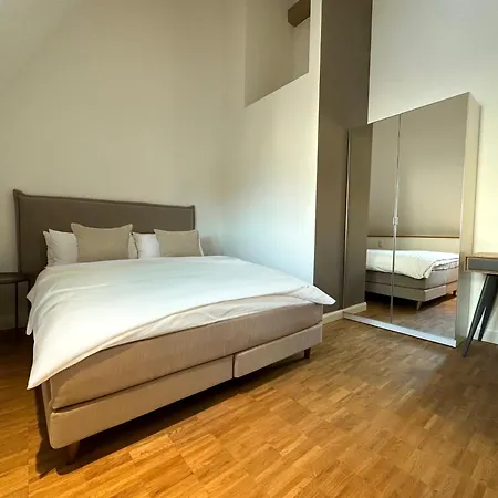 Grosses Fuer Business, Family & Friends