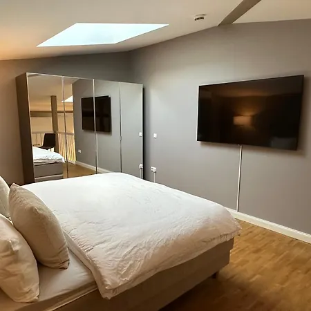 Grosses Fuer Business, Family & Friends アパート